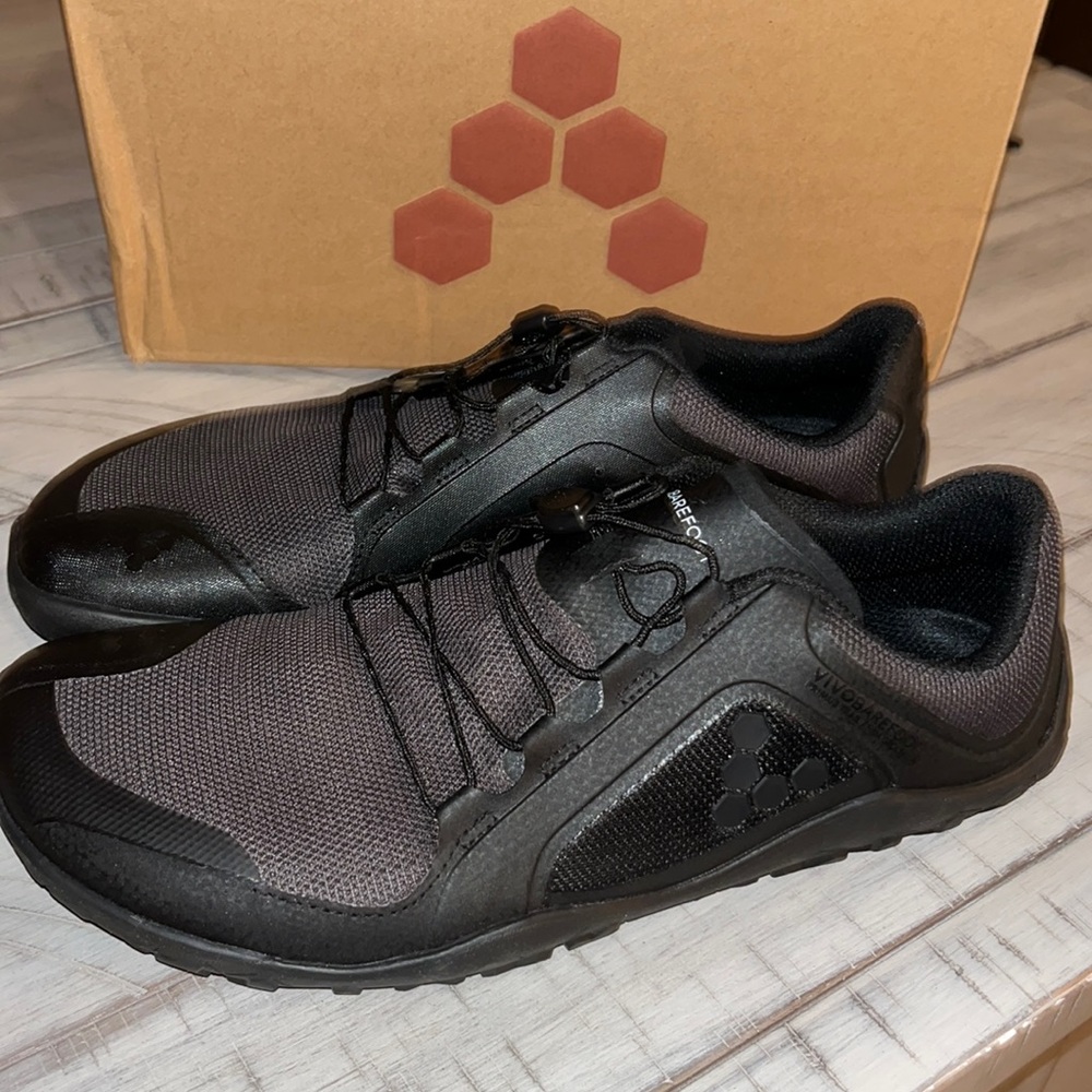 NIB VIVOBAREFOOT RUNNING SHOES